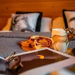 Widokowe Wooden Luxury With Private Jacuzzi Σαλέ