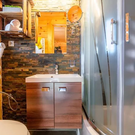 Widokowe Wooden Luxury With Private Jacuzzi בקתה