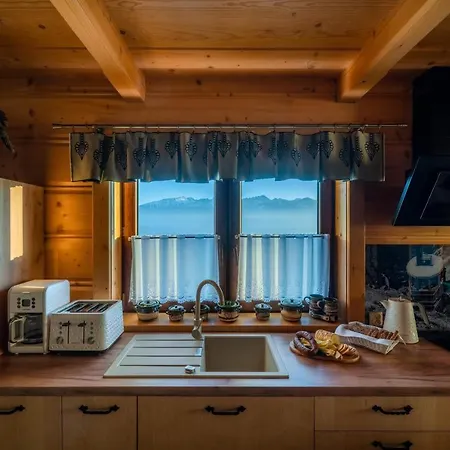 Widokowe Wooden Luxury With Private Jacuzzi בקתה